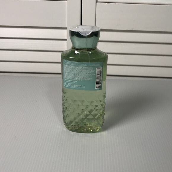 Gingham Fresh by Bath & Body Works Body Wash 10 FL OZ - Picture 2 of 4